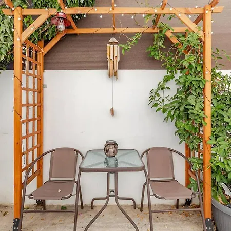 сozy And Traditional - Ec Apartment Larnaka